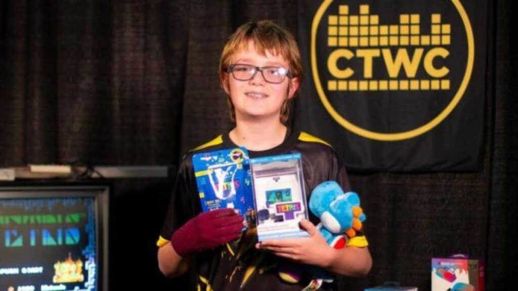 ¡Hazaña histórica! Adolescente de 13 años se convierte en el primer vencedor del Tetris